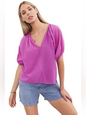 VELVET By Graham & Spencer Kristen Silk Cotton V-Neck Top